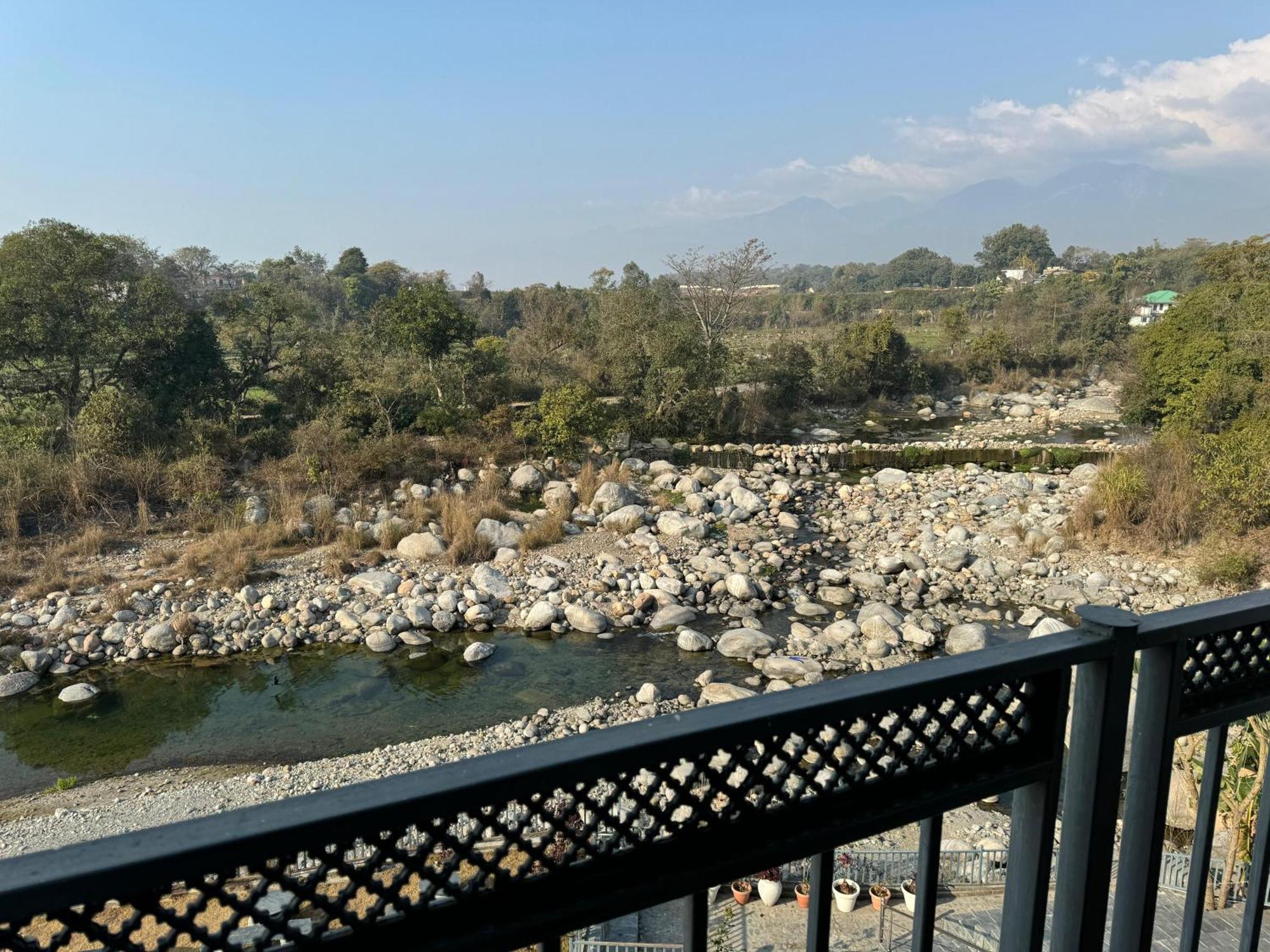 Hotel River Retreat Kangra Exteriér fotografie