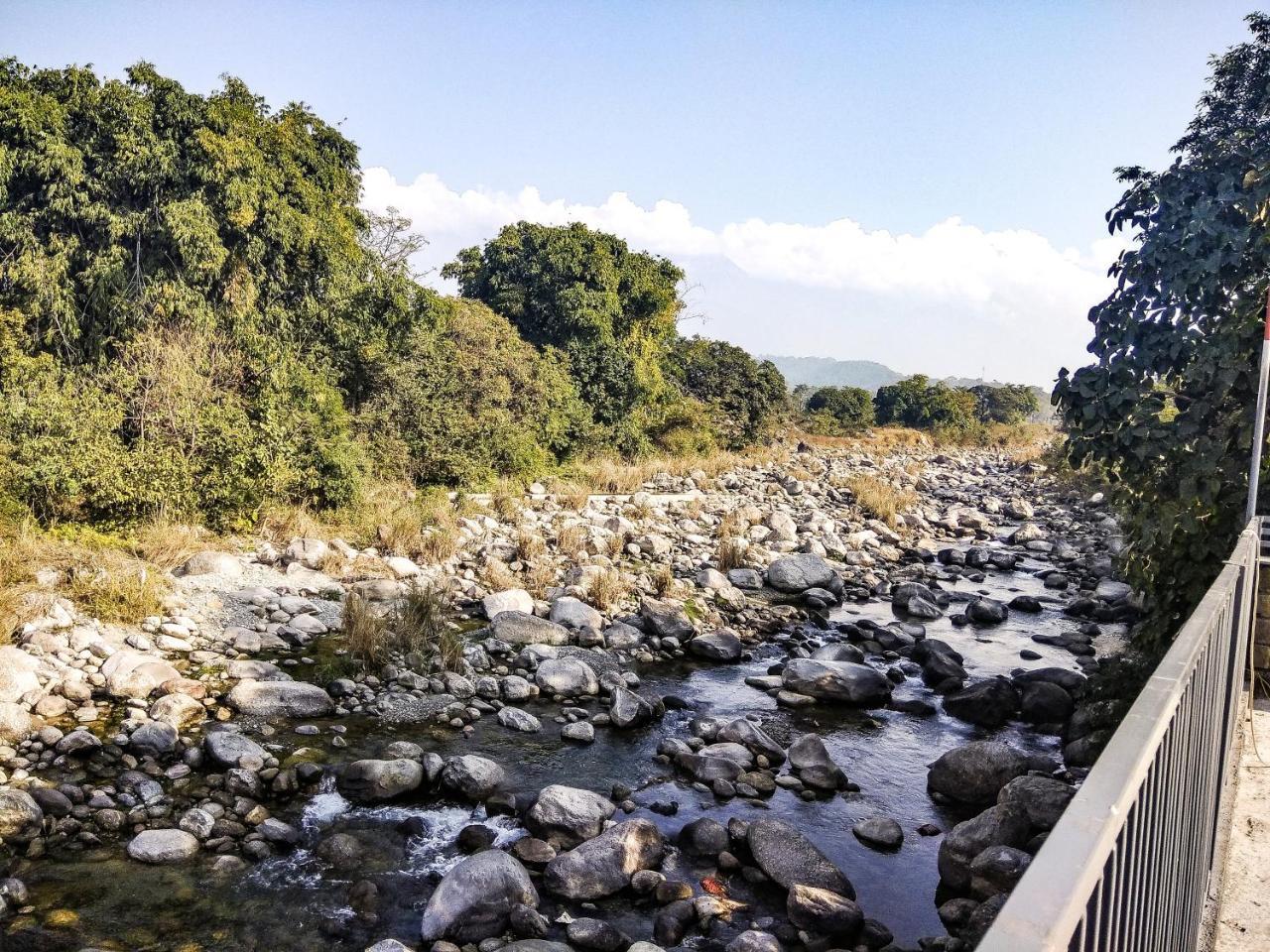 Hotel River Retreat Kangra Exteriér fotografie